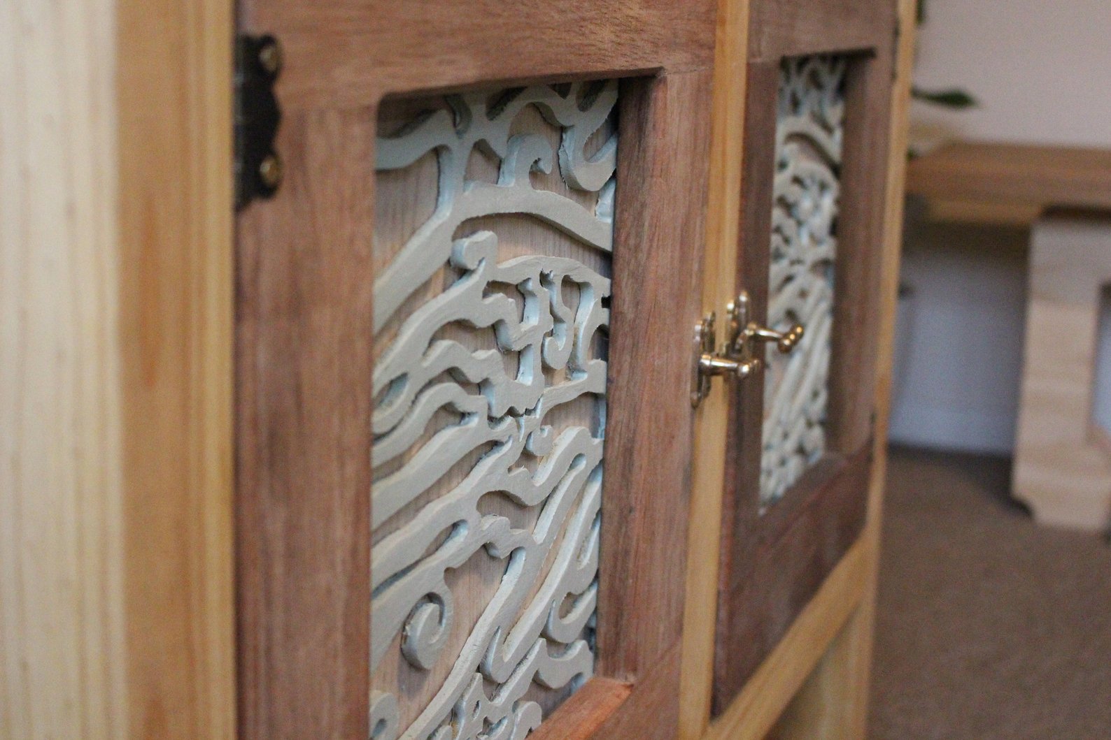 wooden kitchen cupboard2